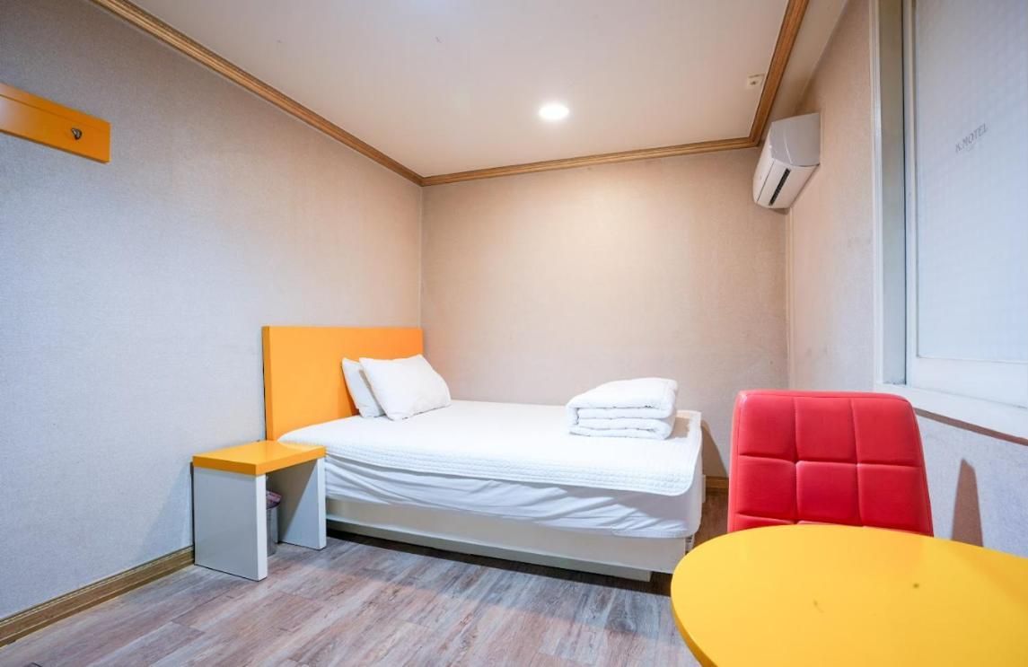 K Motel Daeyeon Пусан Екстер'єр фото