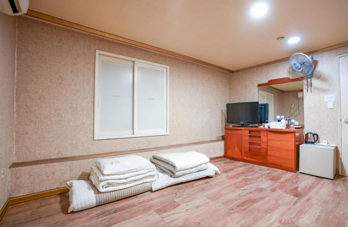 K Motel Daeyeon Пусан Екстер'єр фото