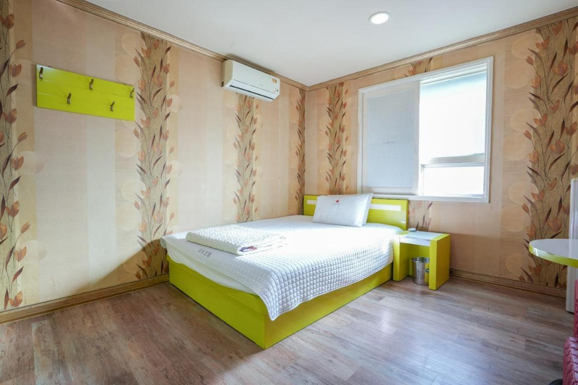 K Motel Daeyeon Пусан Екстер'єр фото