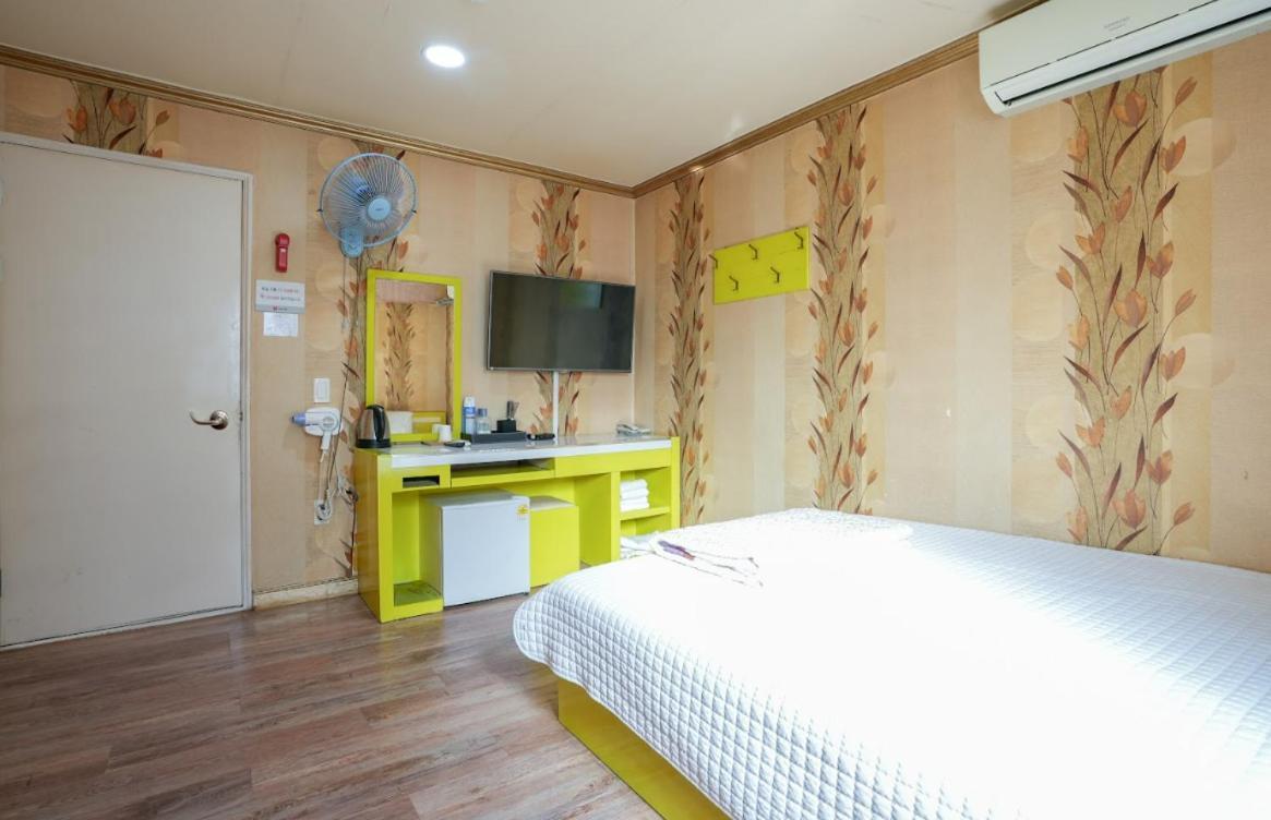 K Motel Daeyeon Пусан Екстер'єр фото